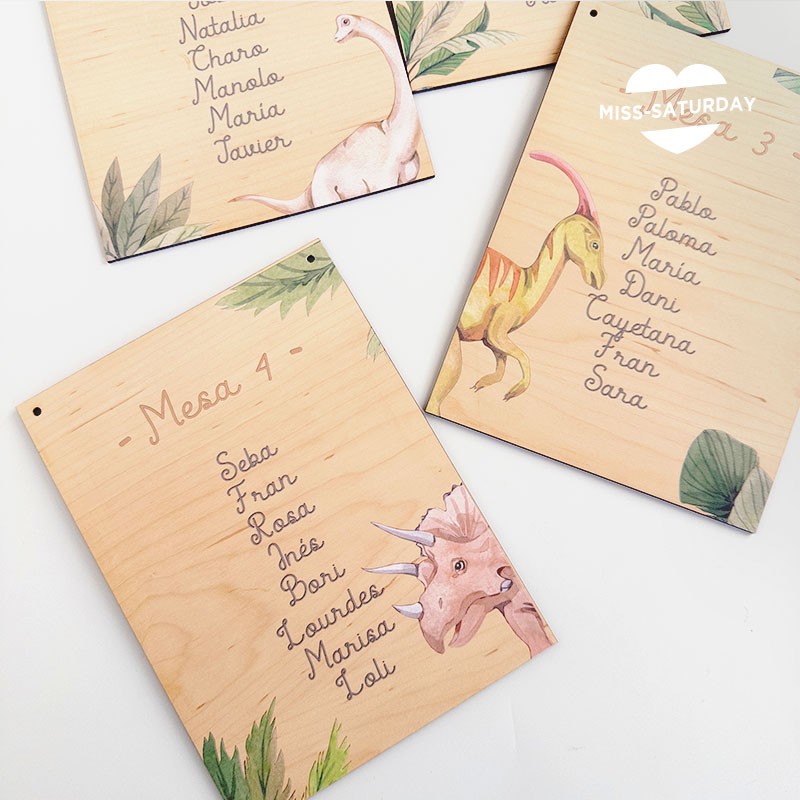 Plan de mesa comunión temática dinosaurios Plan de mesa comunión temática dinosaurios