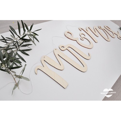 Guirnalda madera Mr & Mrs 2