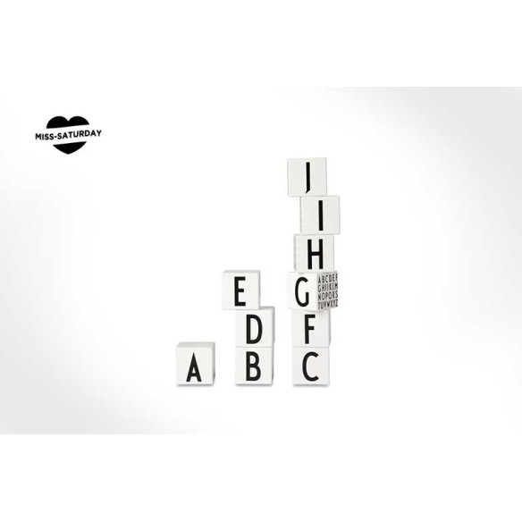 Cubos de madera abecedario