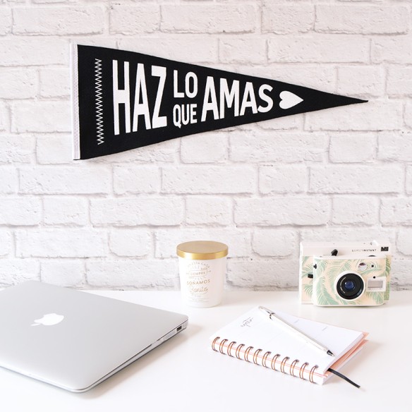 Banderín Haz lo que Amas