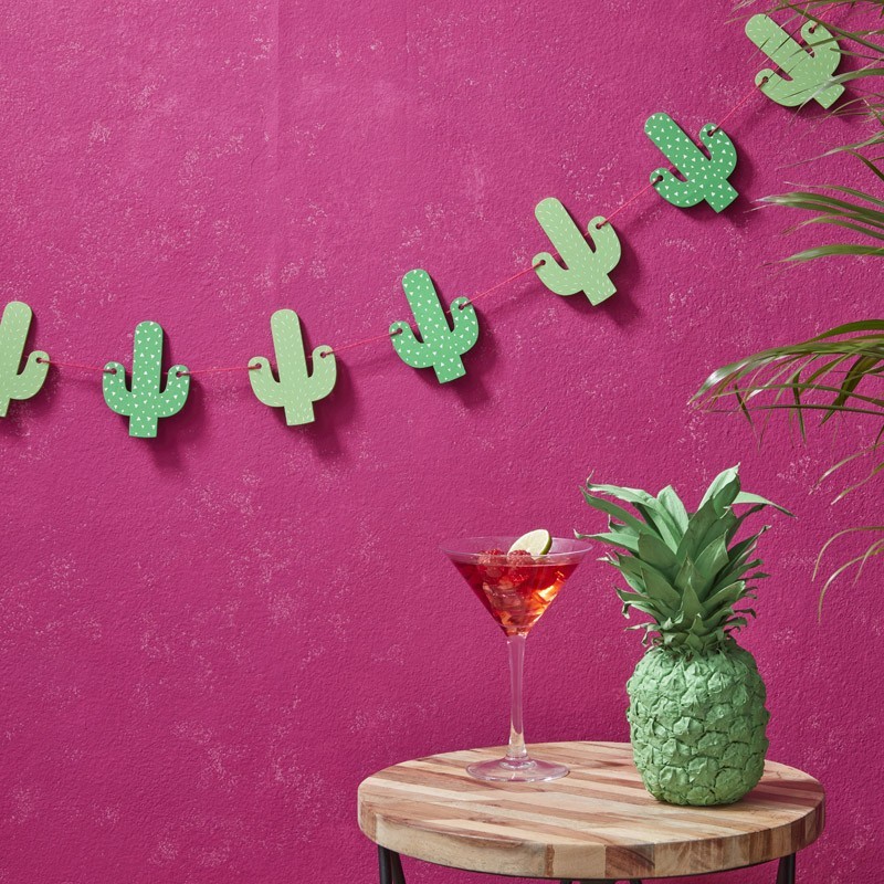 Guirnalda en madera cactus