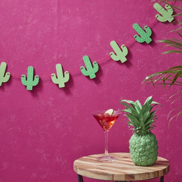 Guirnalda en madera cactus