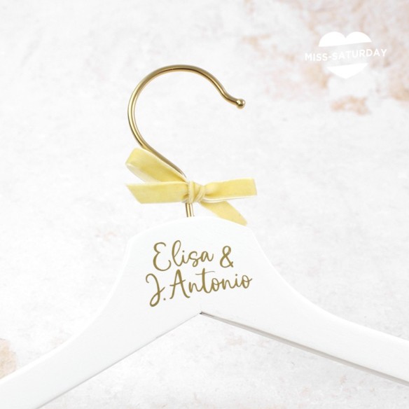 Percha personalizada novios