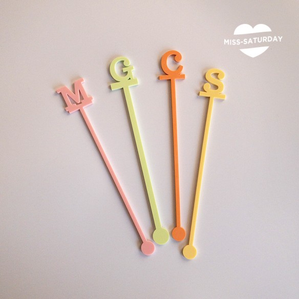 10 Agitadores metacrilato inicial Flores