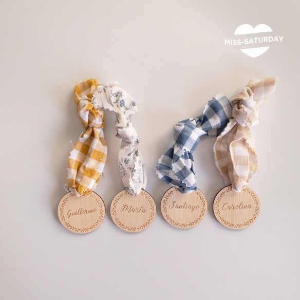 Llaveros Celebración corona Theo