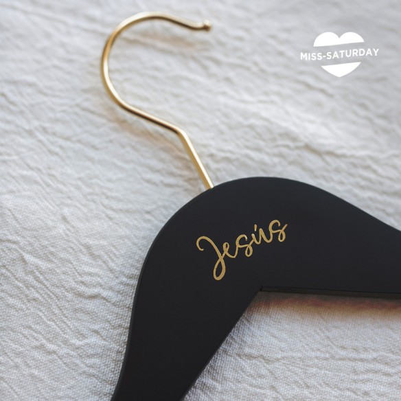 Percha negra personalizada nombre