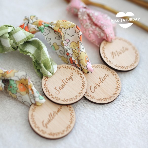 Llaveros Celebración corona Flores