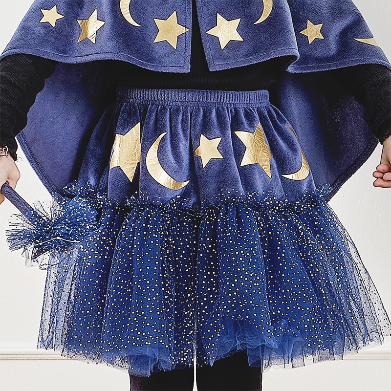 Falda de terciopelo azul con capa