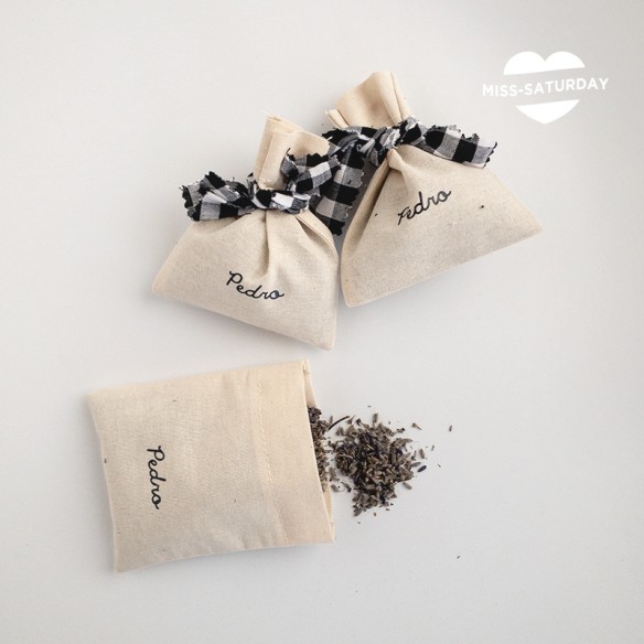 Saquitos de lavanda - protagonista - b y n