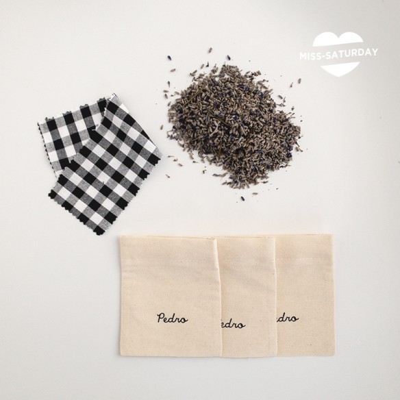 Saquitos de lavanda - protagonista - b y n